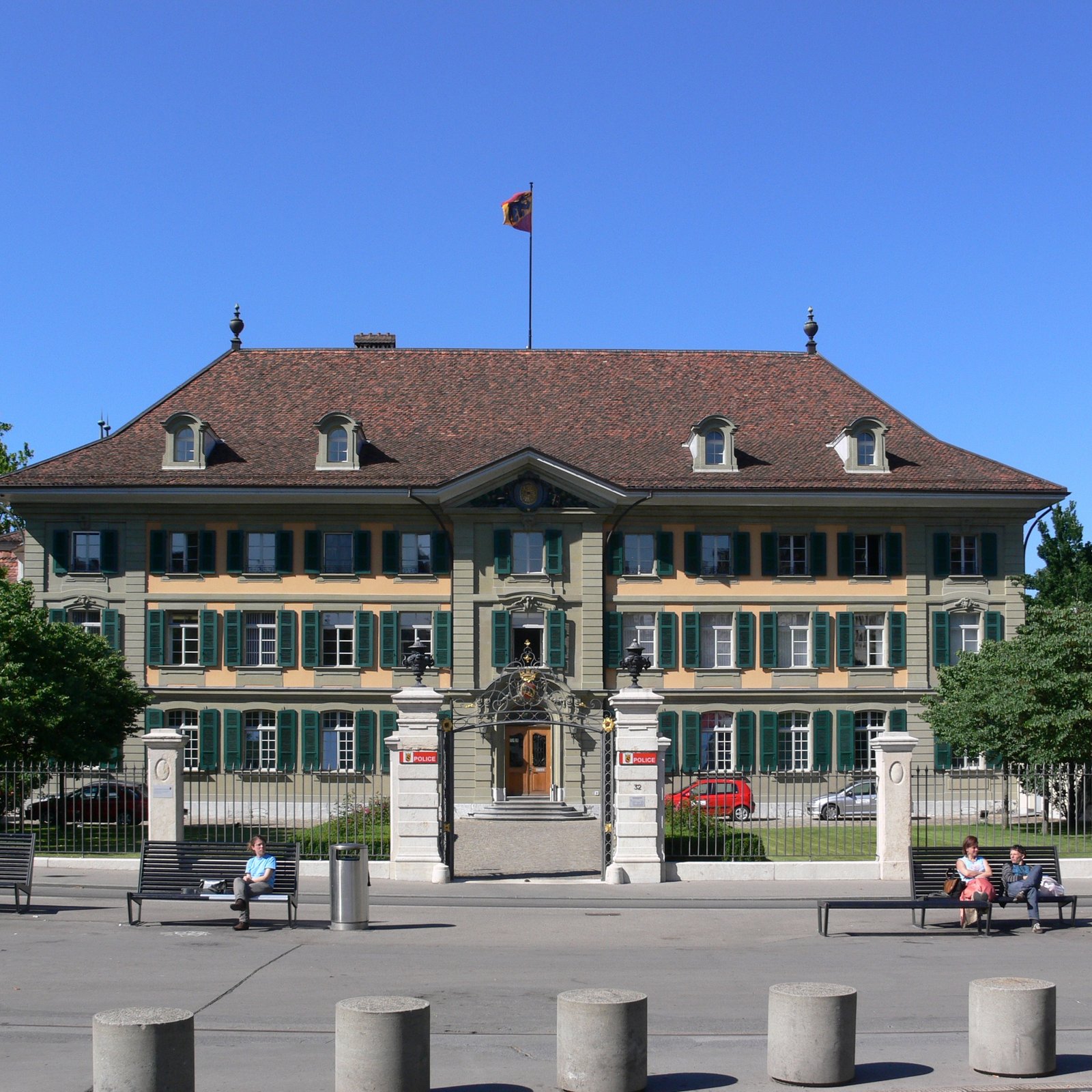 Polizeiwache Waisenhaus Bern